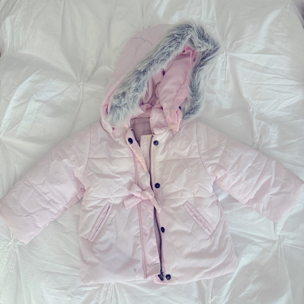 Jacadi light pink 6-12 M baby girl puffer jacket. Bow detail, faux fur trim hood